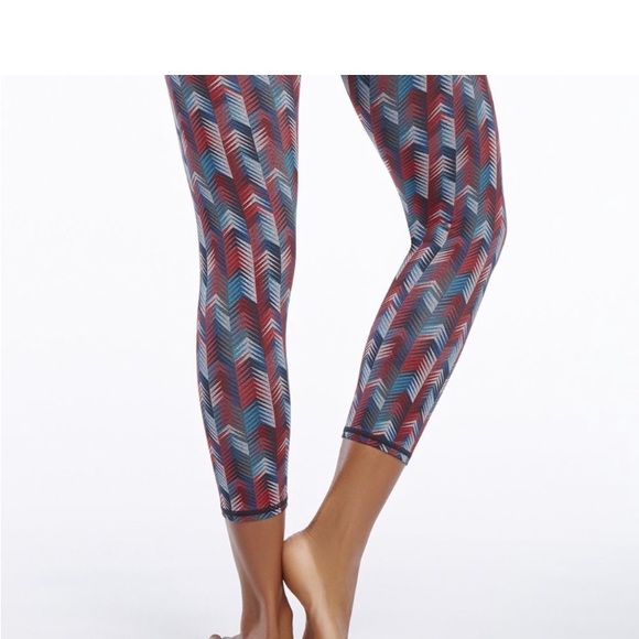 Fabletics Salar Powerhold Capris sz medium - Picture 4 of 11